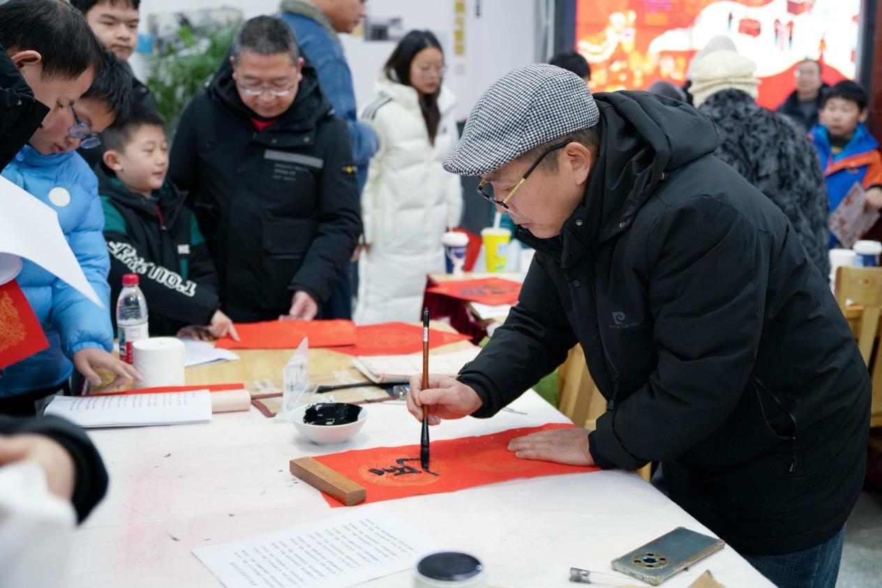 湖南图书馆新春庙会融合传统与科技(图2)